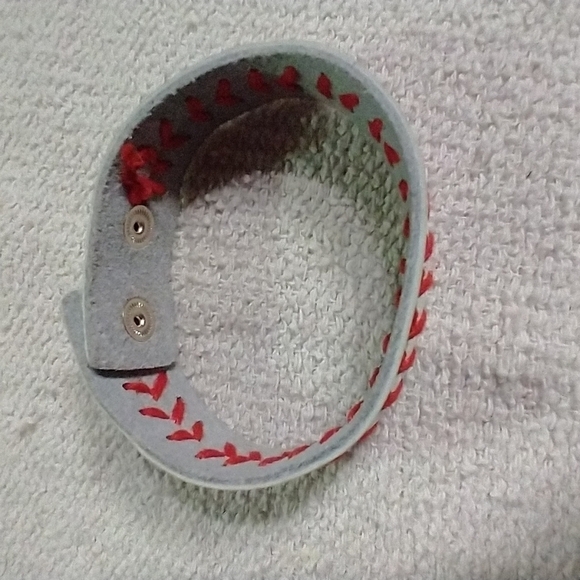 White red baseball softball sports bracelet - Picture 3 of 3